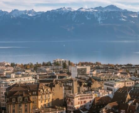 Lausanne stad, vatten och berg